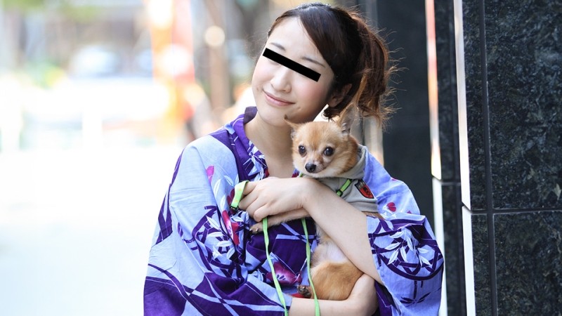 10musume-082423_01 강아지를 산책시키면서 강아지를 좋아하는 유카타 미인을 찾아보세요!